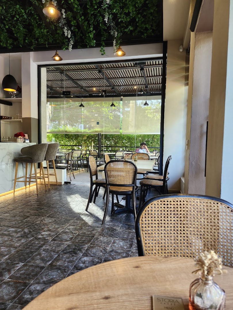 Storia Caffè: inviting atmosphere and clear interior
