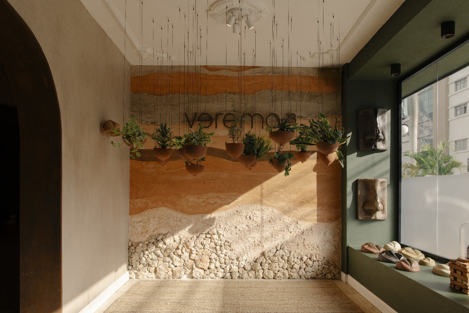Verema 23: professional interior shot showing atmosphere