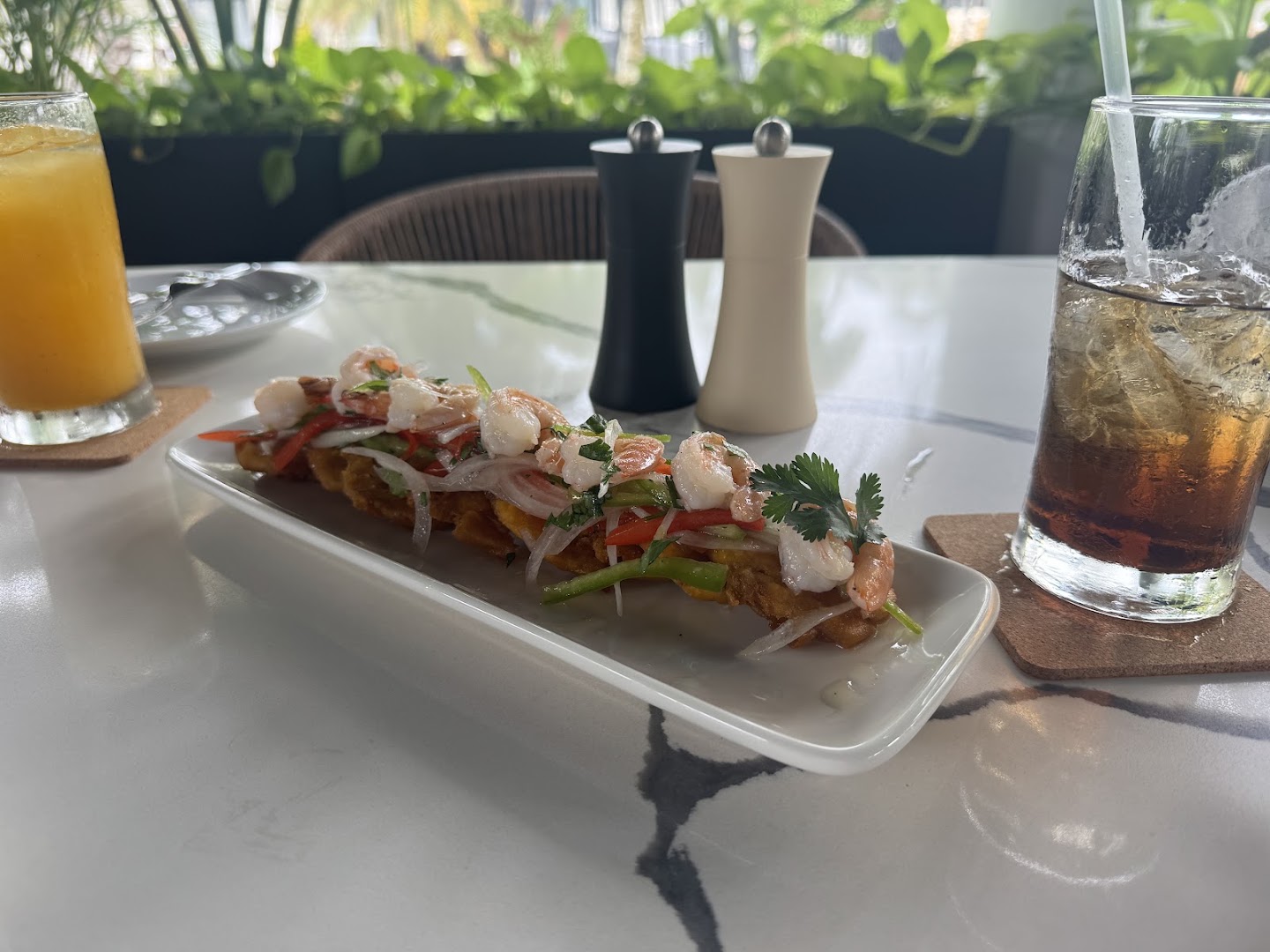 El Carnaval Restaurant and Lounge: appetizing food photo with drinks