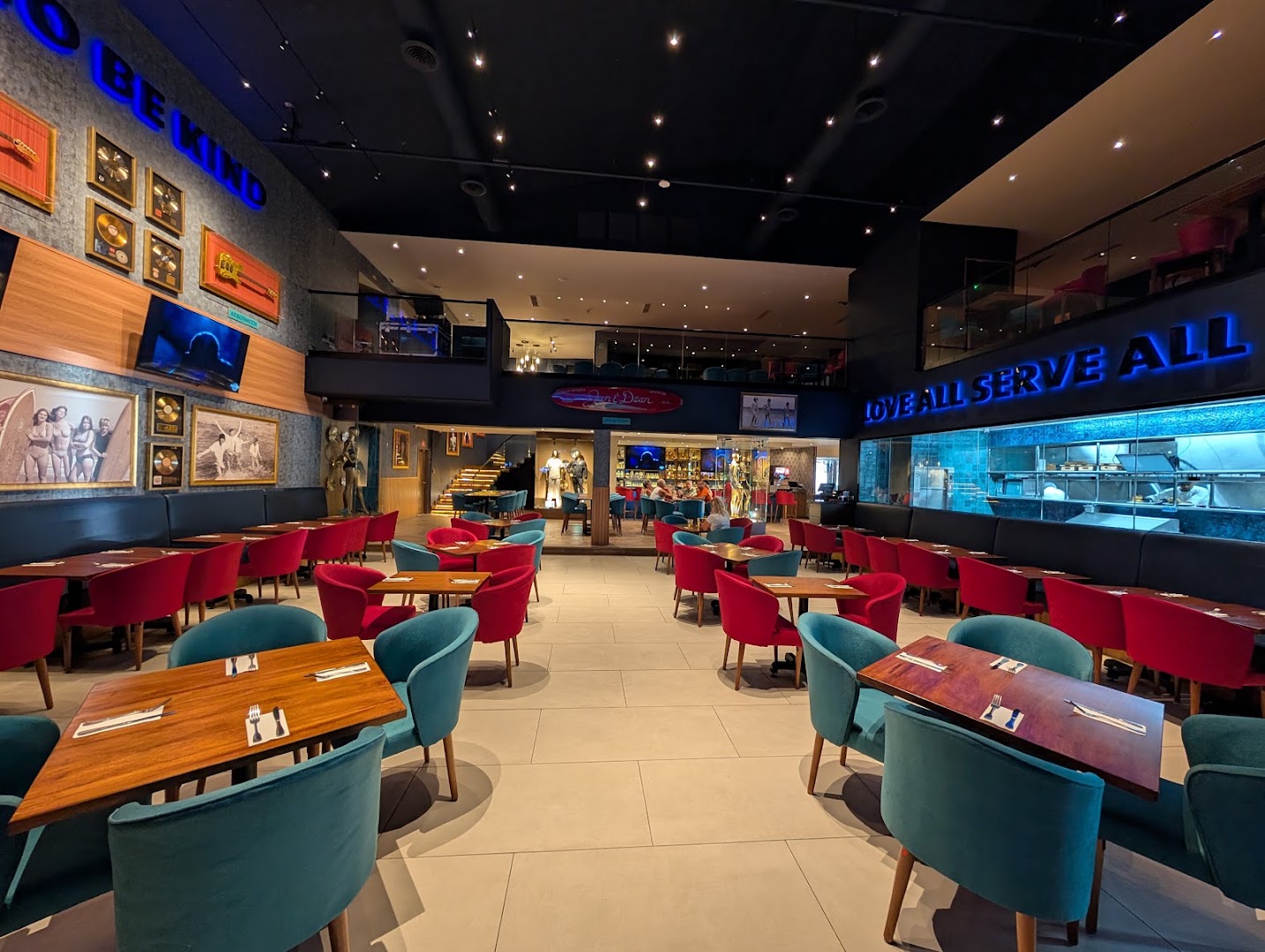 Hard Rock Cafe Puerto Plata: professional interior shot of venue