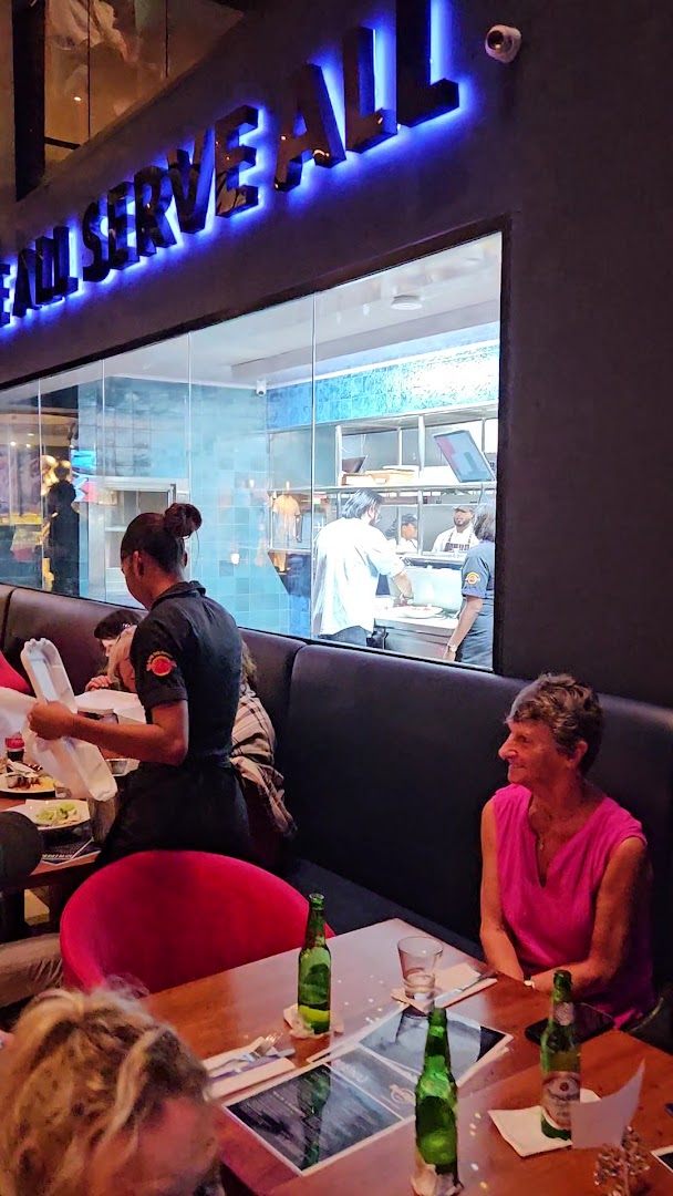 Hard Rock Cafe Puerto Plata: restaurant atmosphere and staff