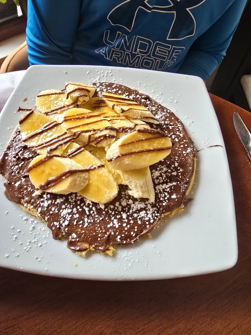 Blah Blah Café: appetizing photo of served food