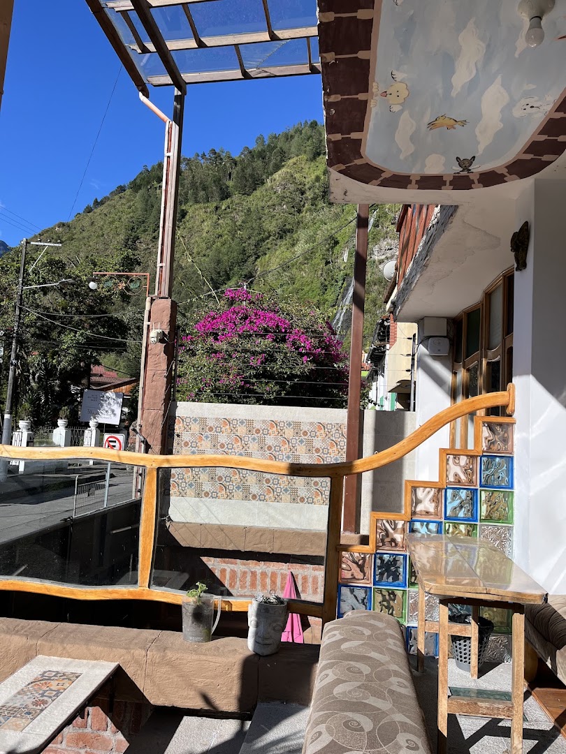 Café Hood: inviting and clear terrace view