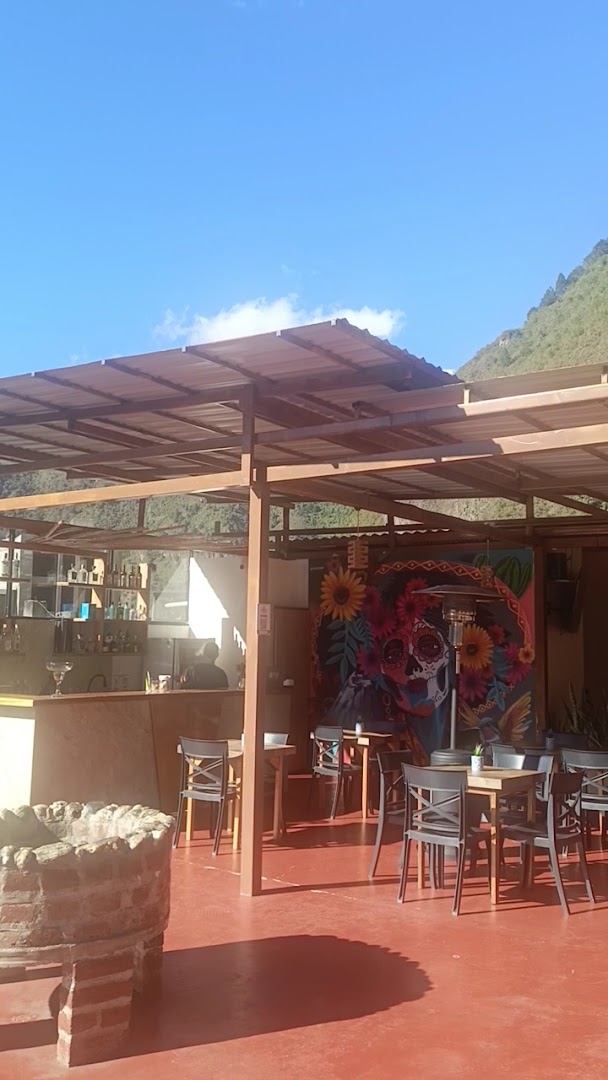 Cedro Rooftop: clear view of restaurant terrace