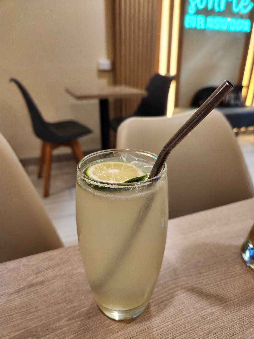 Monarca Restaurante Pizzería: appetizing photo of restaurant drink