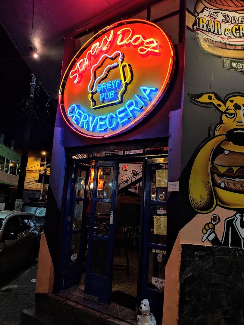 Stray Dog Brewpub: attractive exterior with clear signage
