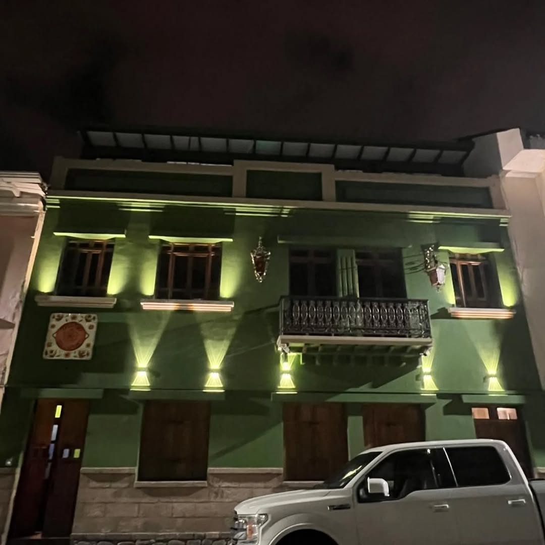 Tiesto's: clear exterior shot of venue