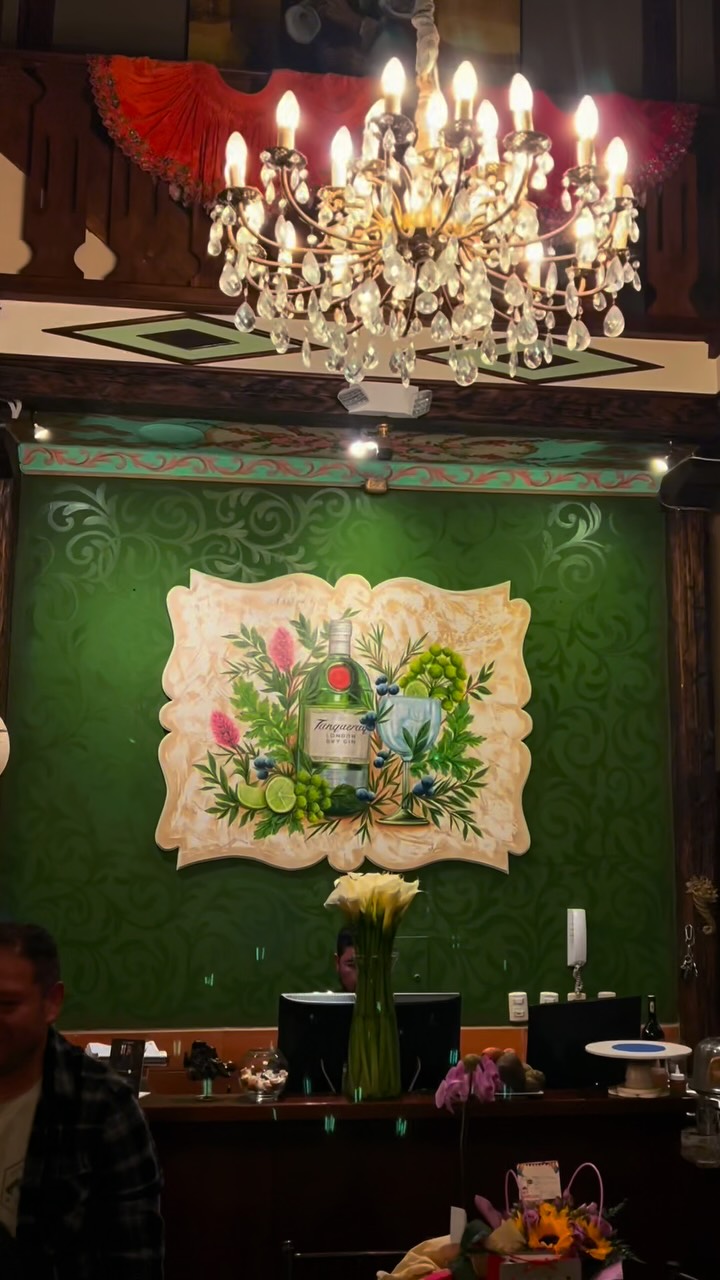 Tiesto's: restaurant interior and atmosphere