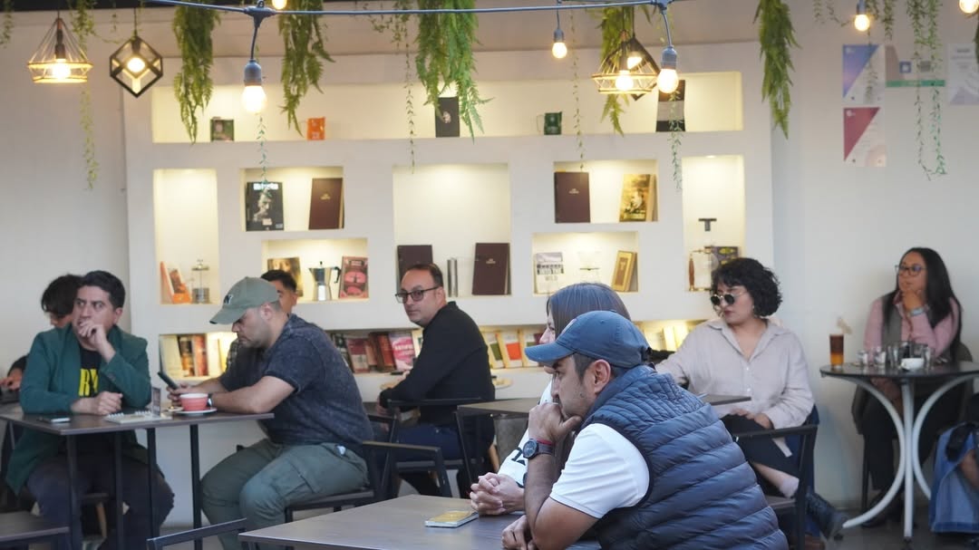 Alquimia by Coffee Brew: inviting cafe atmosphere