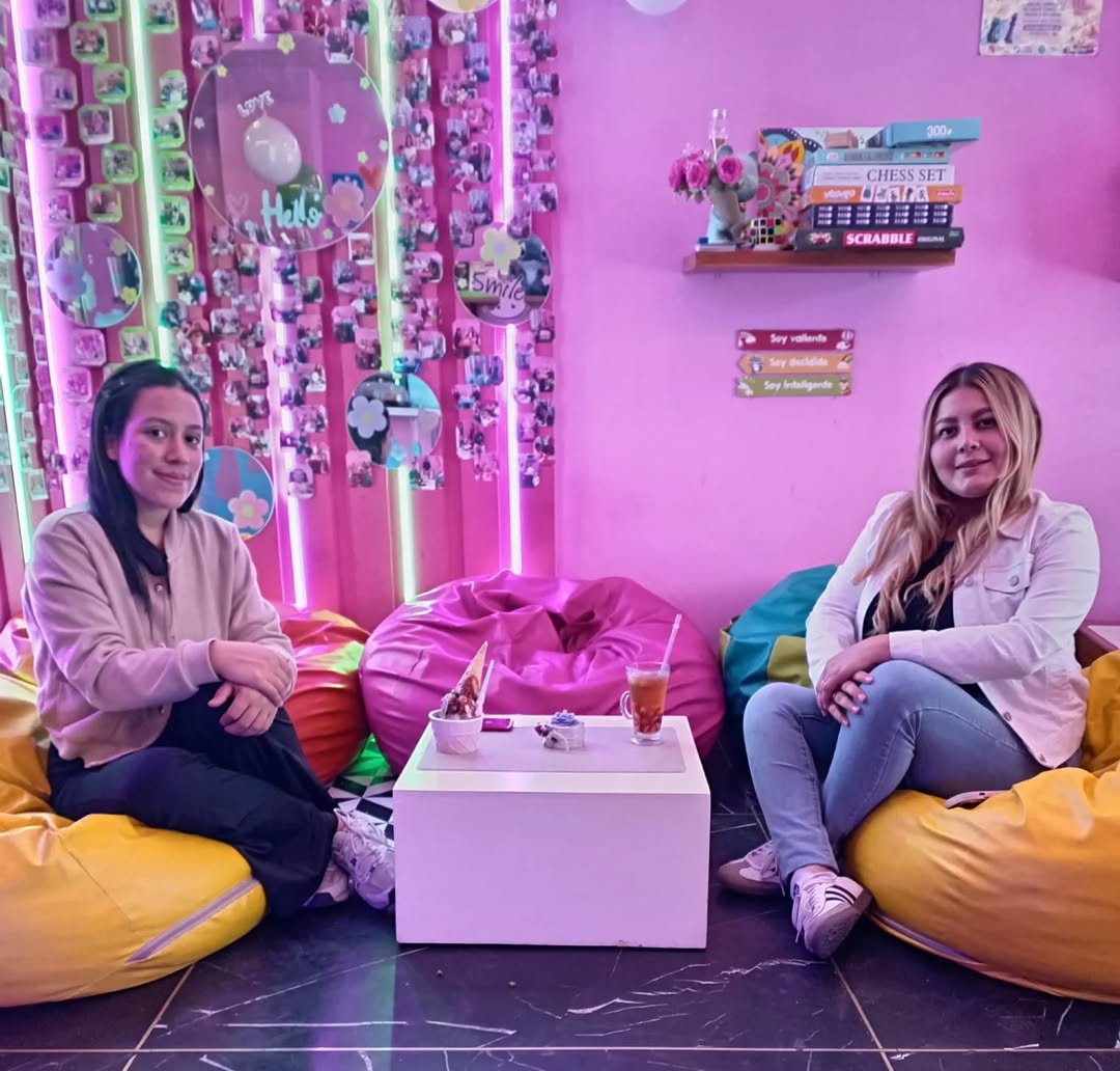 CocoBowl: venue atmosphere and customers