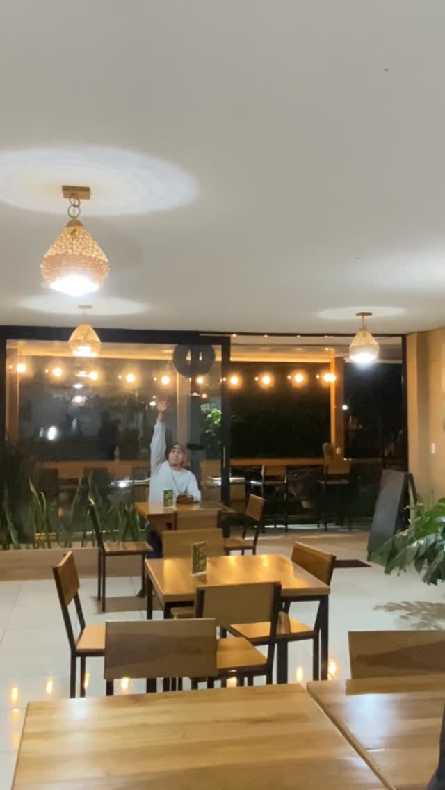 Manakin Coffee & Restaurant: inviting restaurant atmosphere