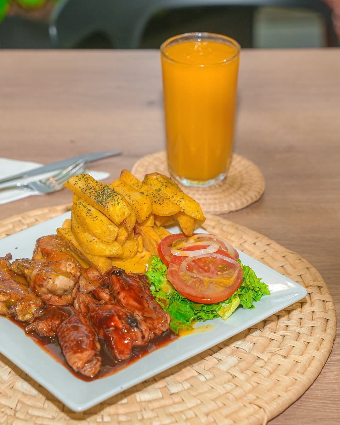 Zelva Natural Lounge: appetizing food and drink photo
