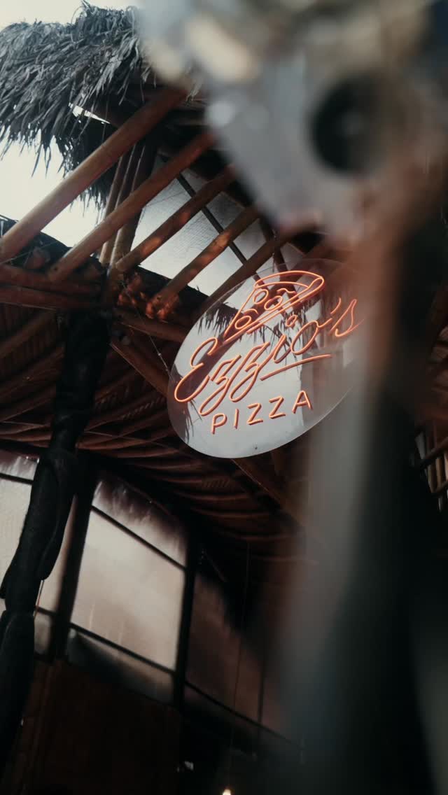 Ezzio's Pizza: atmospheric shot of restaurant signage
