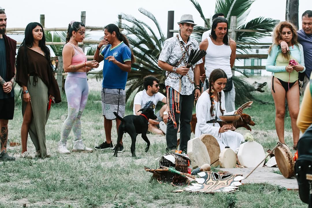 Montañita Arte y Cultura: cultural performance and atmosphere