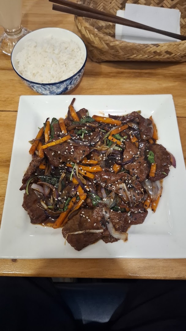 Ganbaru Restaurant: appetizing, clear photo of food