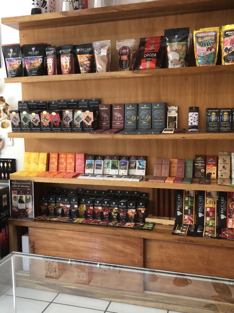 Ñukanchik Coffee: clear display of retail products