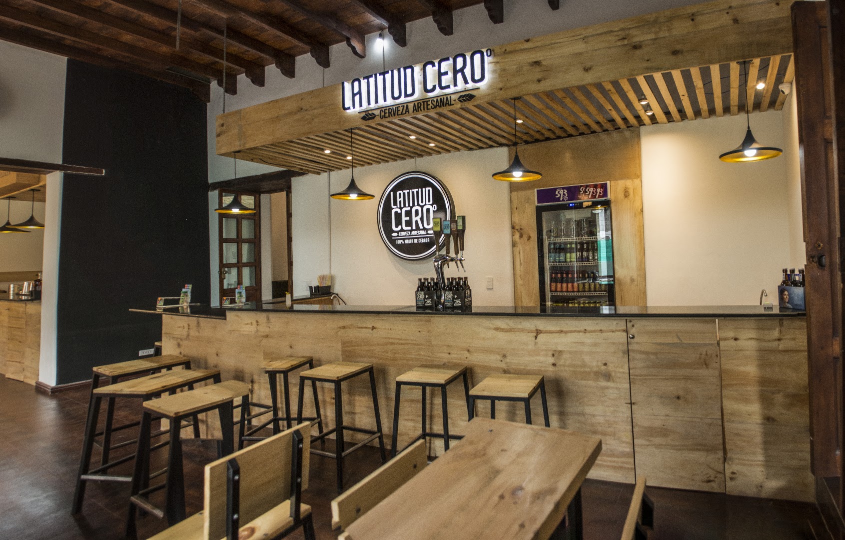 Pakari Tambo: clear, professional interior venue shot