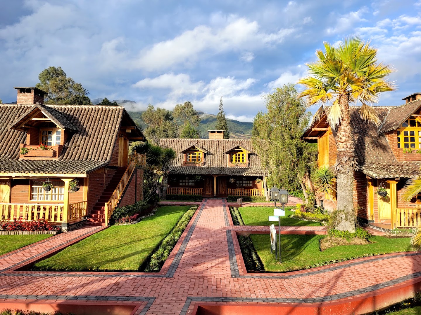 Puerto Lago: beautiful, high-quality exterior venue shot