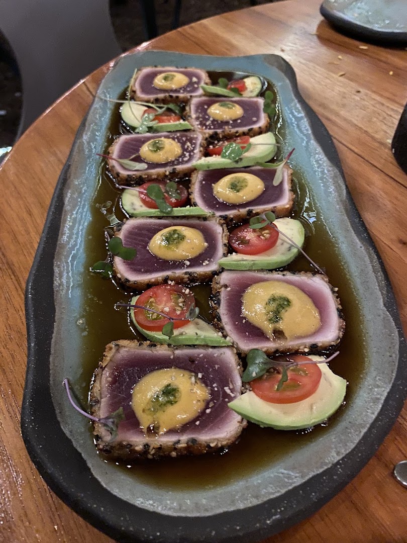 Ayora Resto Wine: appetizing, high-quality food photography