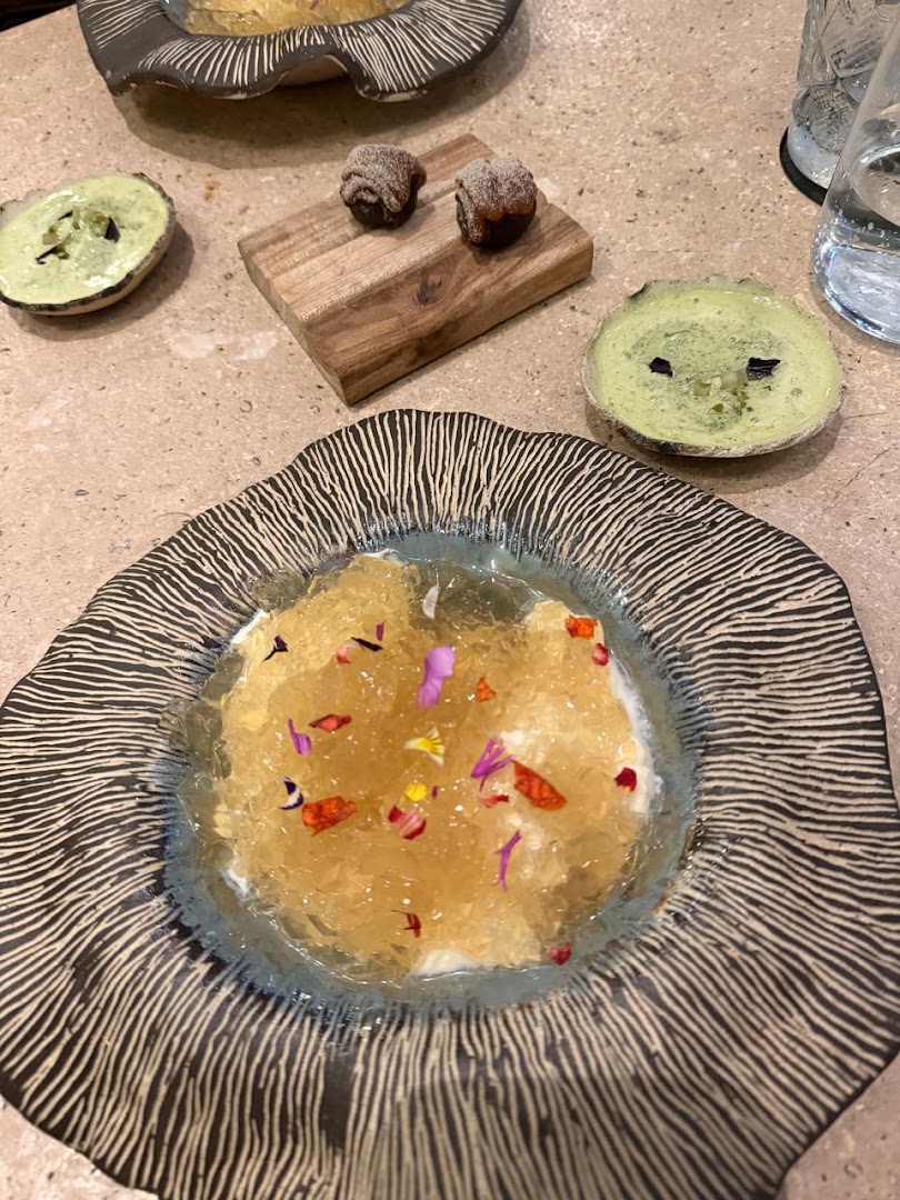 3500: high quality food presentation photo