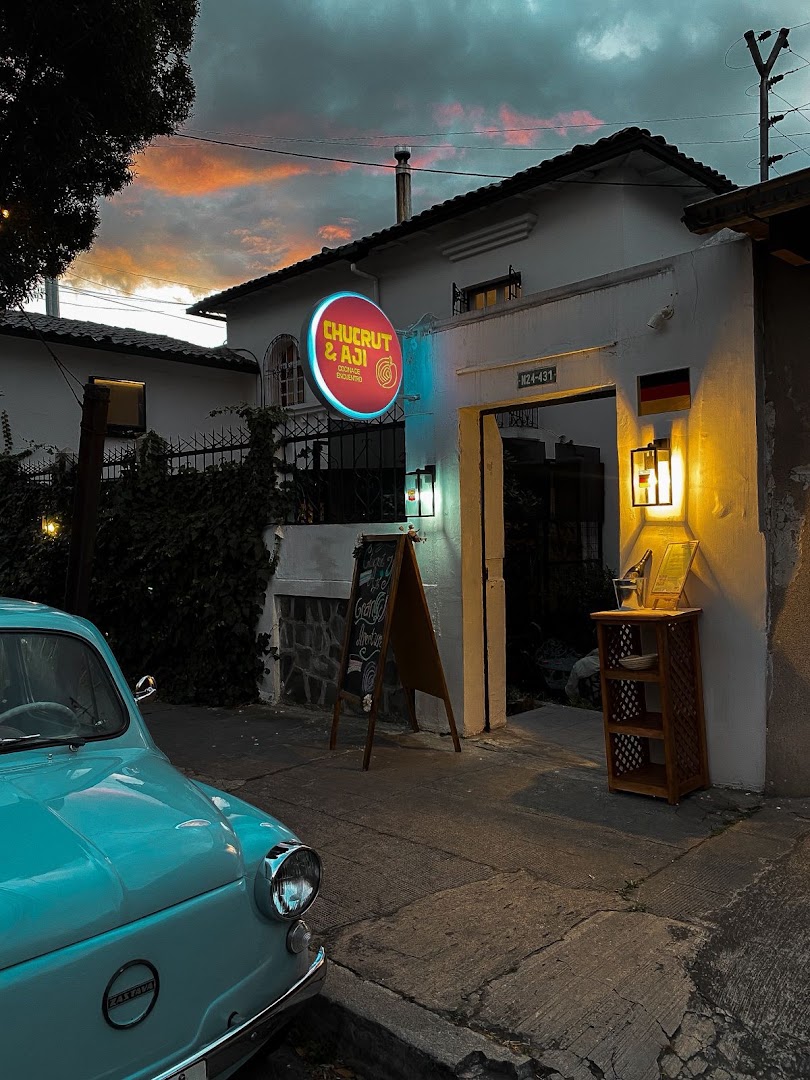 Chucrut y Ají: attractive exterior shot at dusk