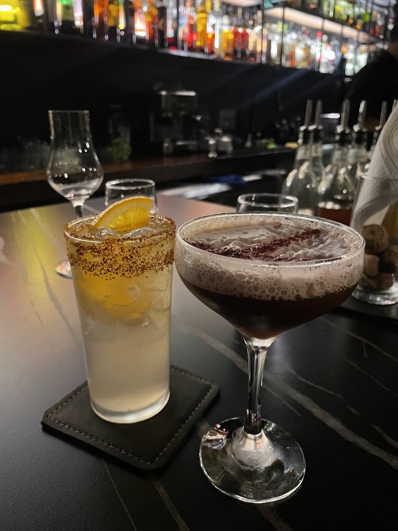 Código 86: high quality, appealing cocktail photo