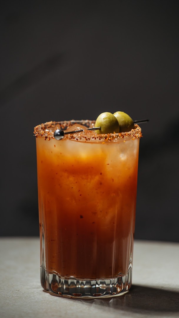 Mr. & Mrs. Ou: professional high-quality cocktail photography