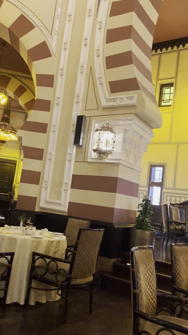 1902 Restaurant: restaurant interior and atmosphere