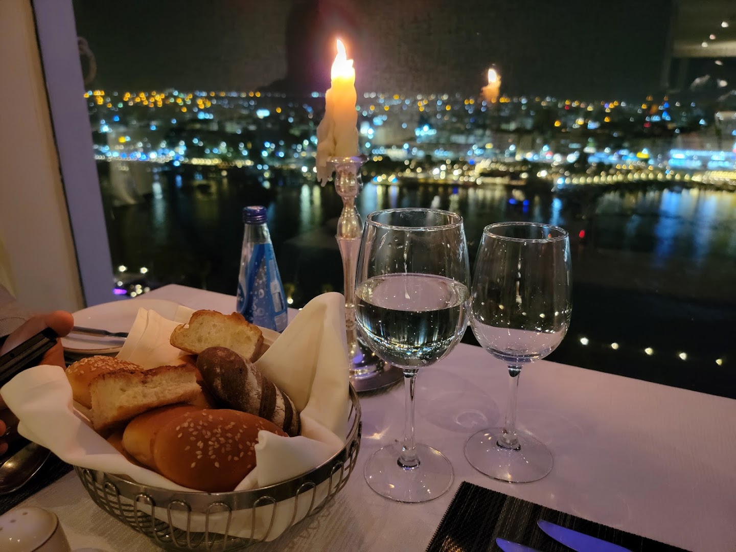 Panorama Restaurant & Bar: atmospheric dining with city view