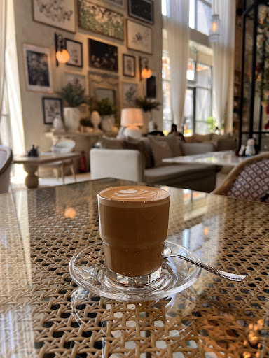 Willow's: high quality, inviting atmosphere shot