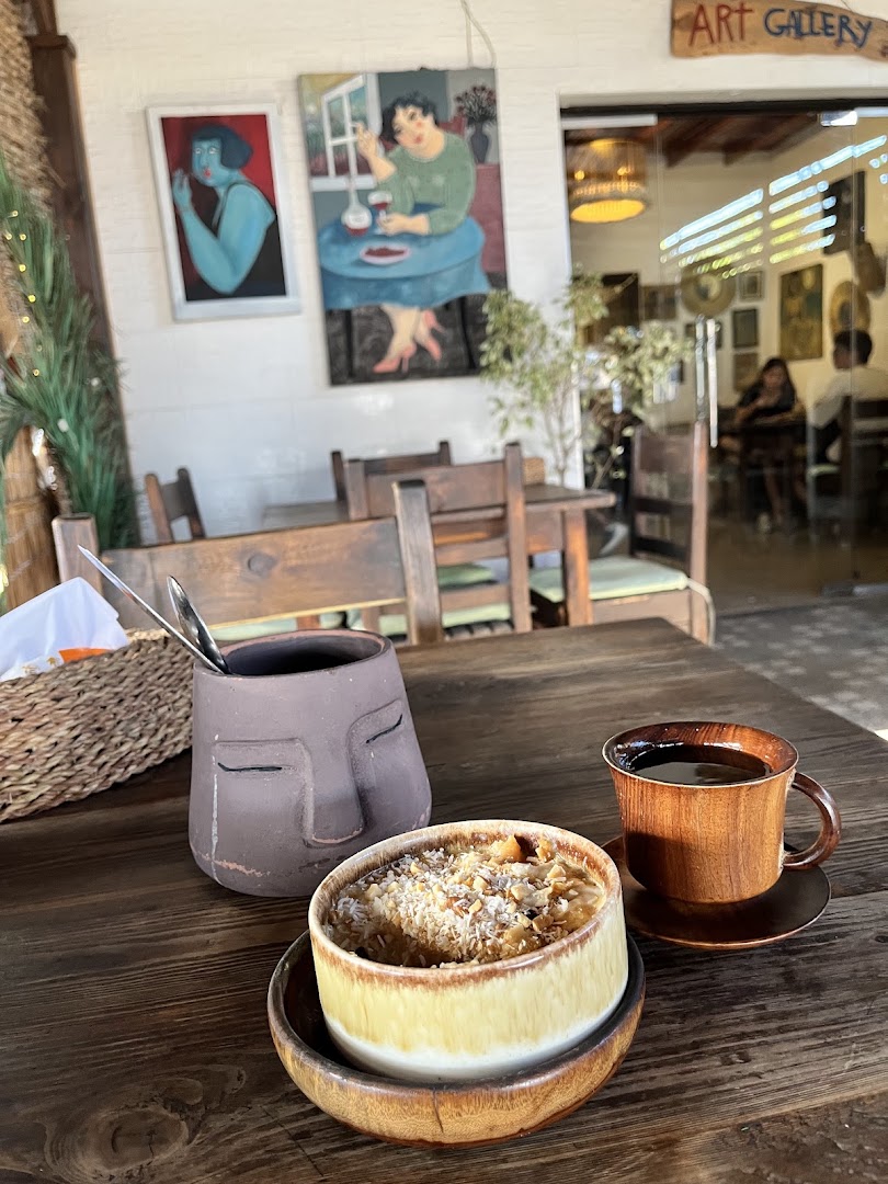 Nawaem Restaurant & Art Gallery: appealing shot of restaurant atmosphere