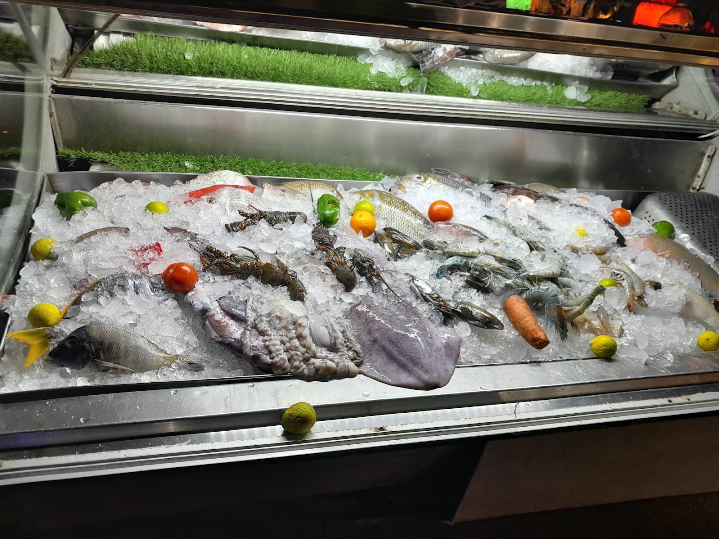 Shark Restaurant: fresh seafood display is appealing