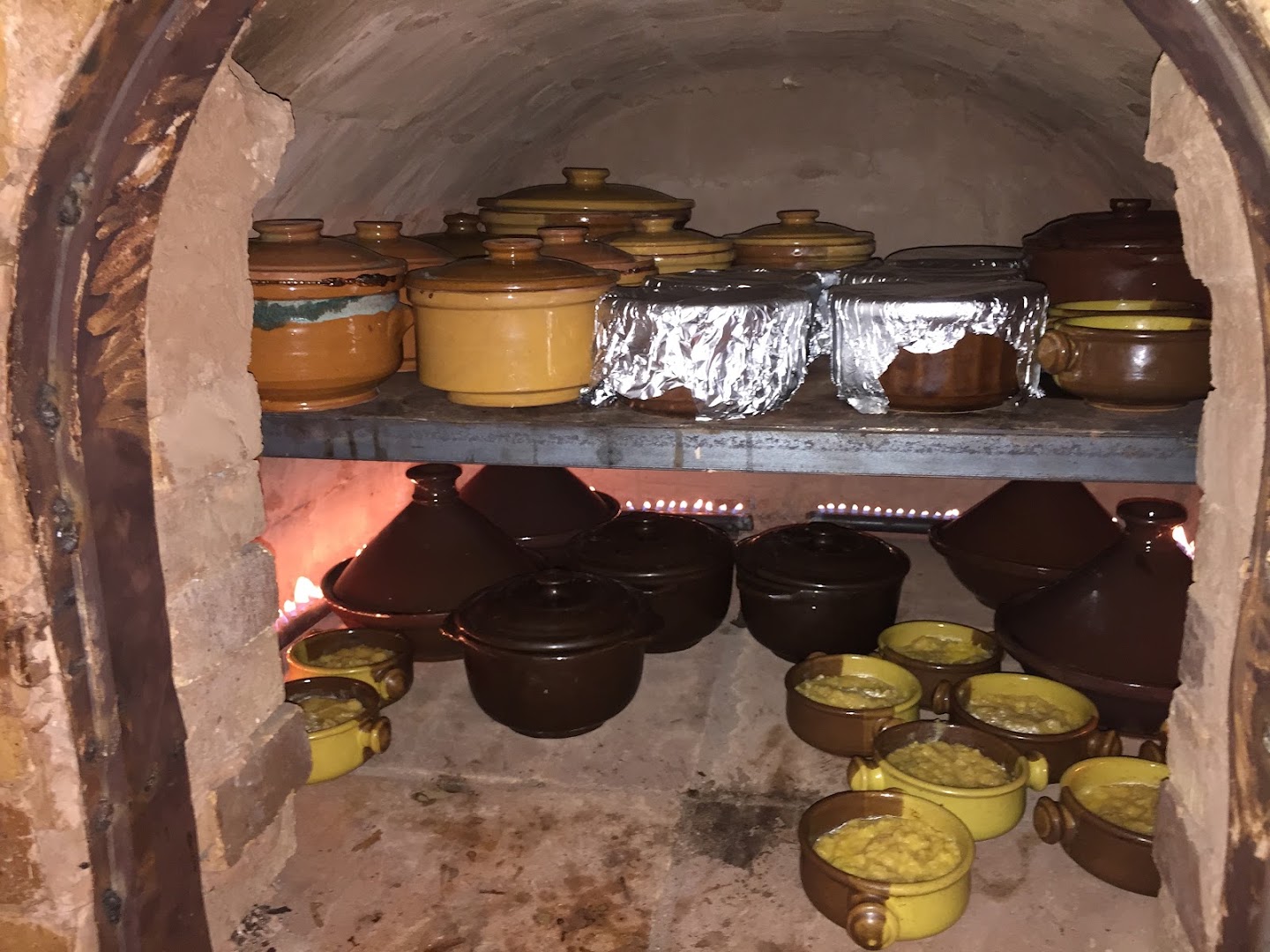 Zanooba Slow Cooking: authentic slow cooking process shown
