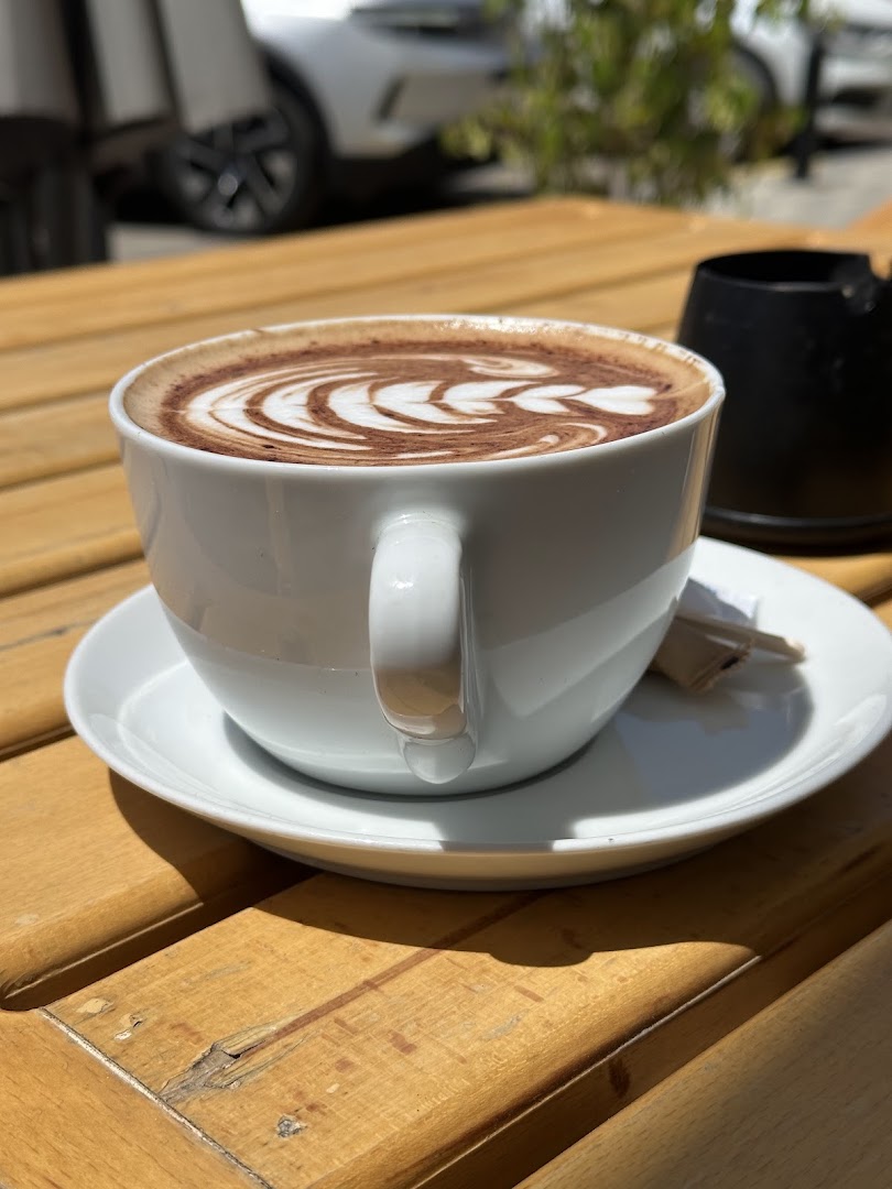 Caffeine Specialty Coffee: high quality coffee presentation