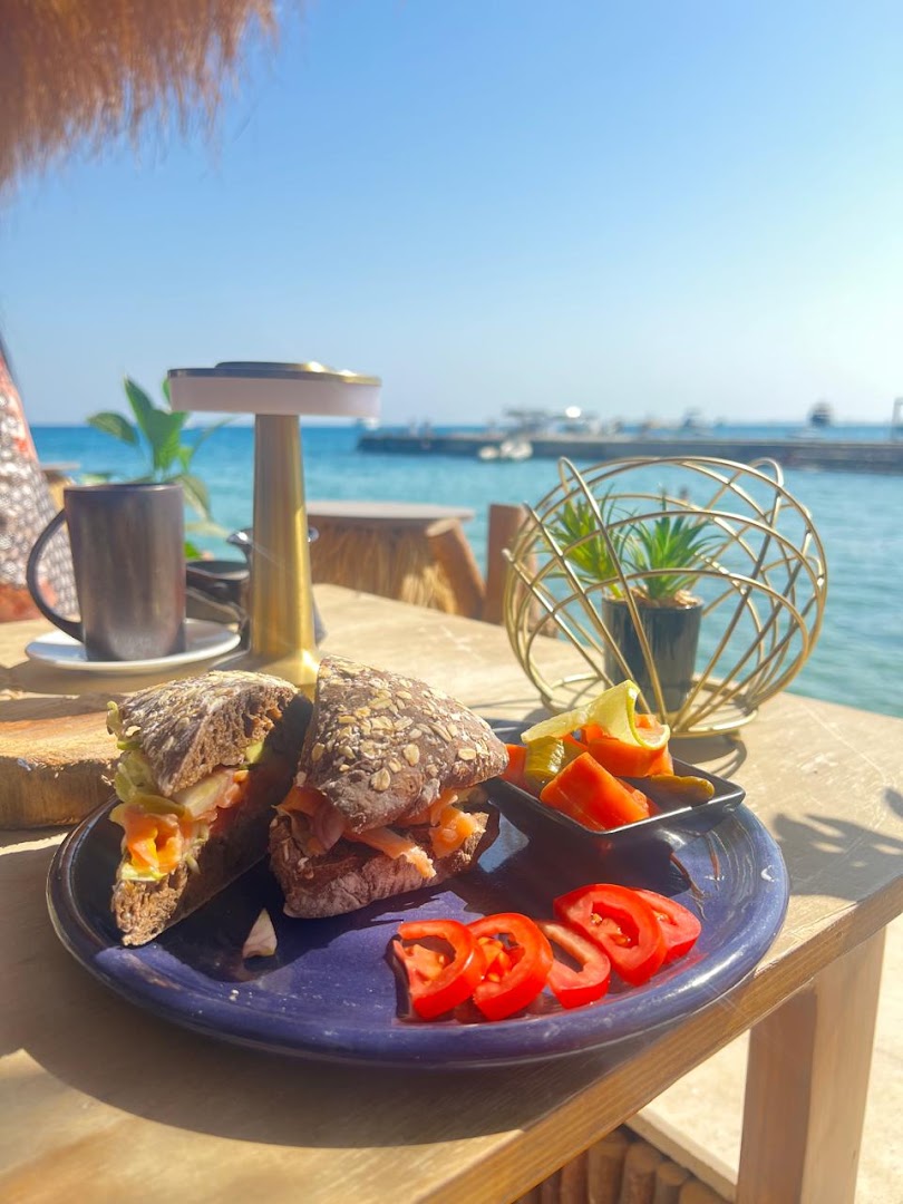 Delusia El Mamsha: appealing food and scenic view