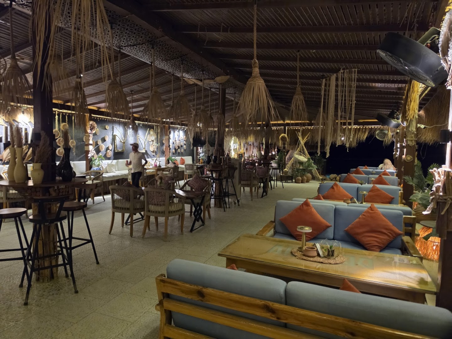 Delusia El Mamsha: attractive venue interior atmosphere