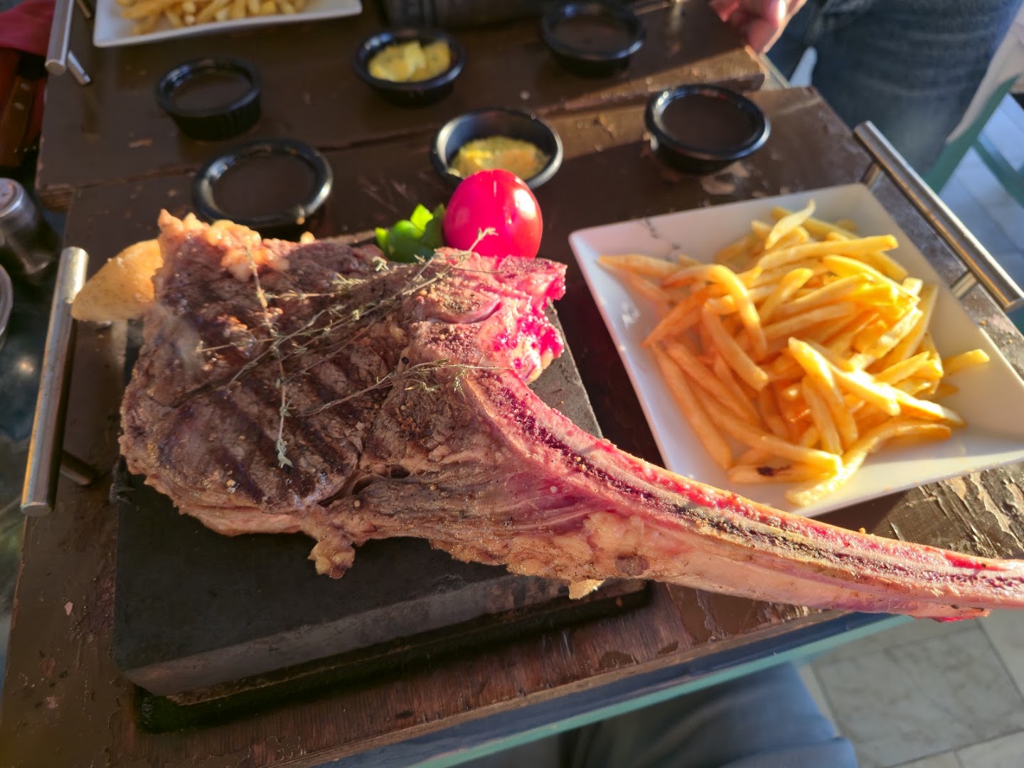 The Moon 2 - Restaurant & Bar: appetizing, high-quality food photography