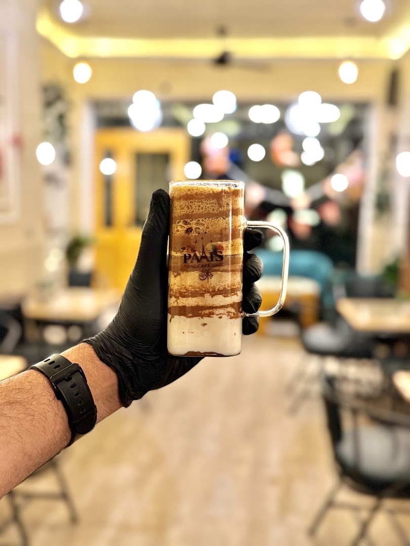 Paris Café: appealing drink photo with atmosphere