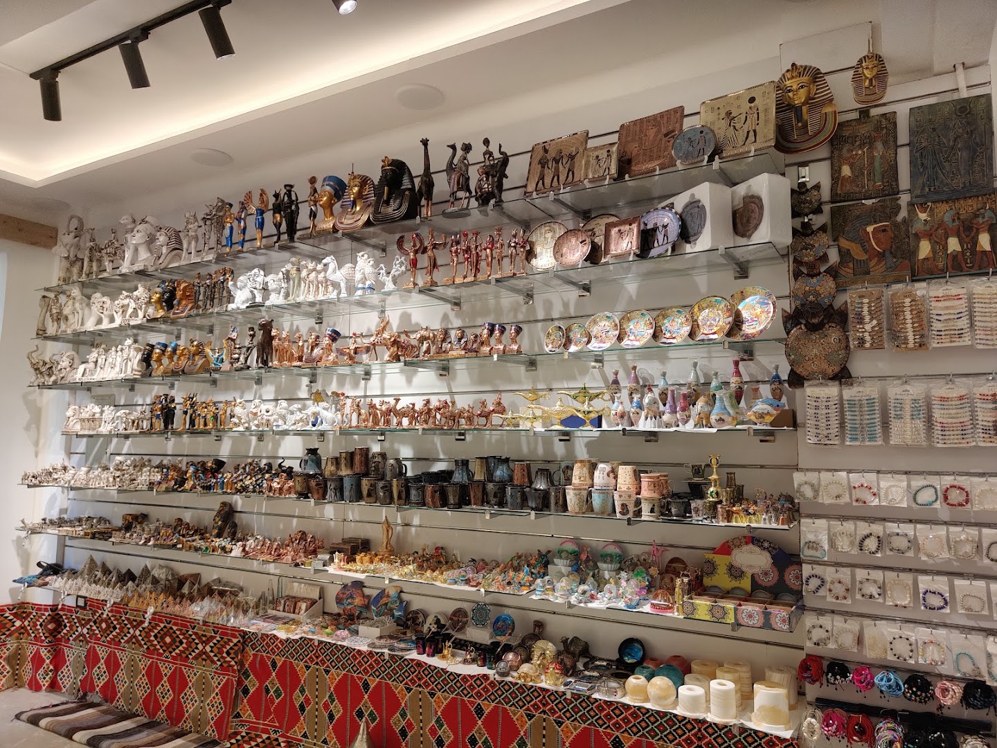 Al Tahona Bazar: clear display of shop products