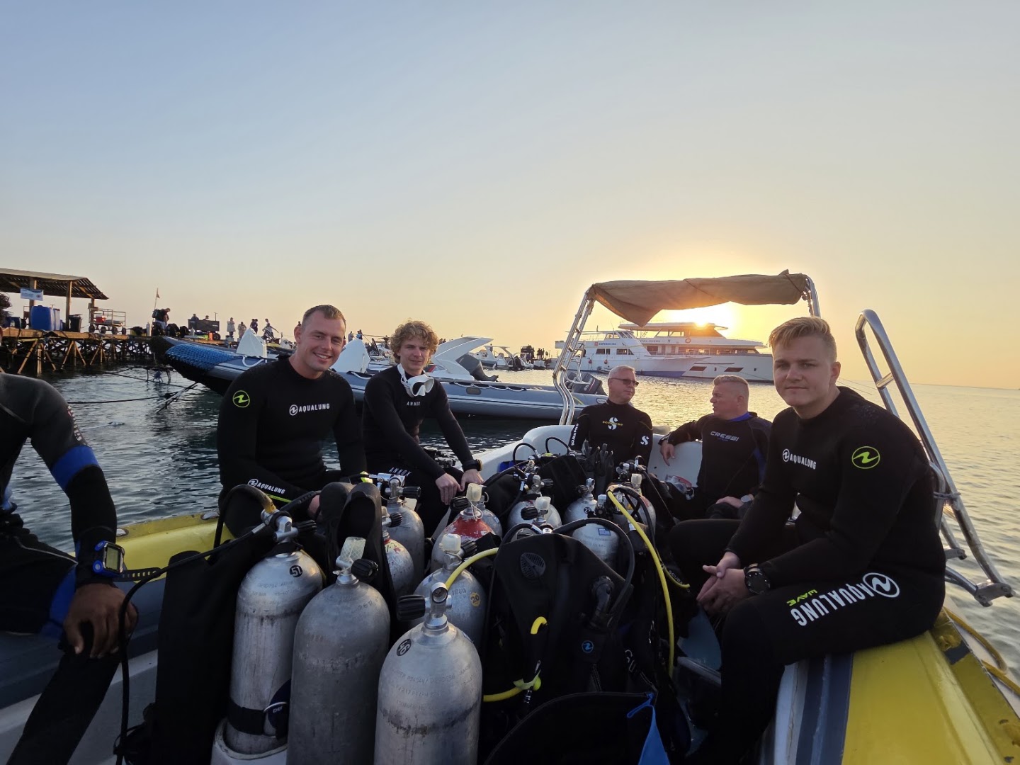 Deep South Divers: customers enjoying the activity