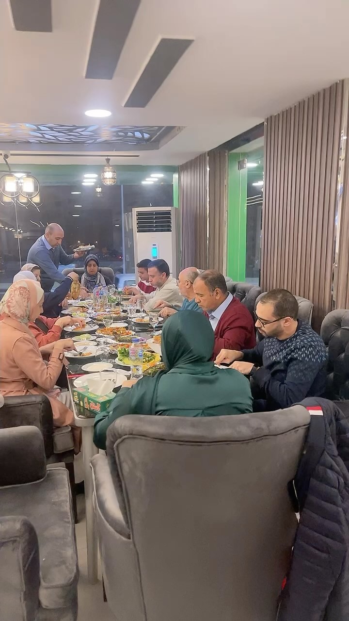 Kastan Seafood: guests enjoying the atmosphere