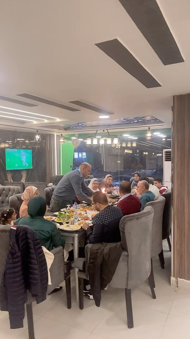 Kastan Seafood: restaurant atmosphere and diners