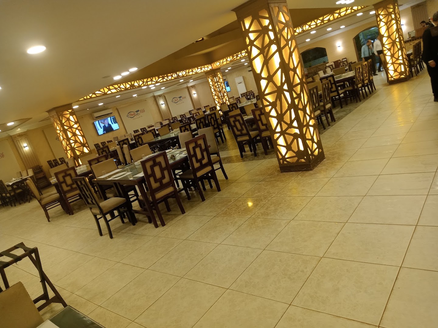 Porto Fish: clear, well-lit restaurant interior shot