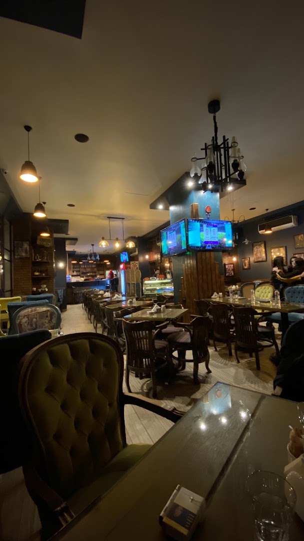 Trendz Restaurant & Cafe: clear view of restaurant interior