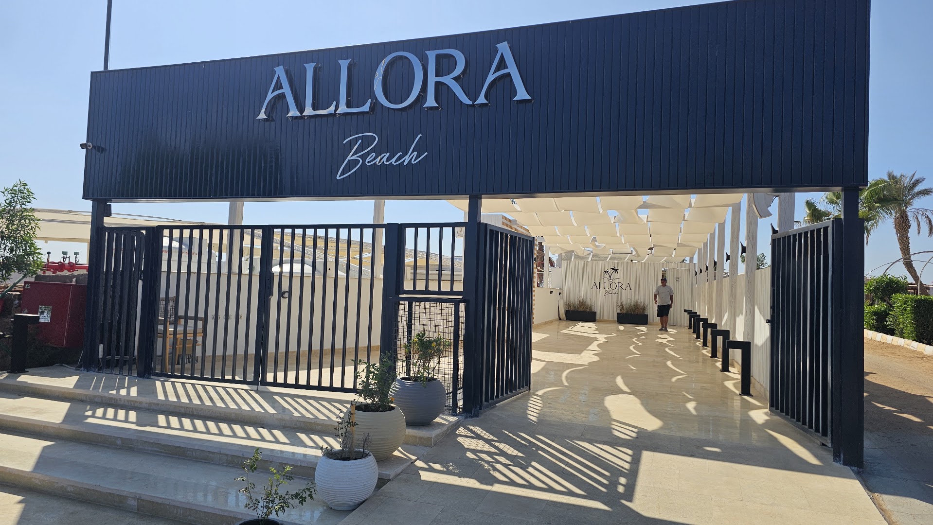 Allora Beach: clear exterior shot of venue