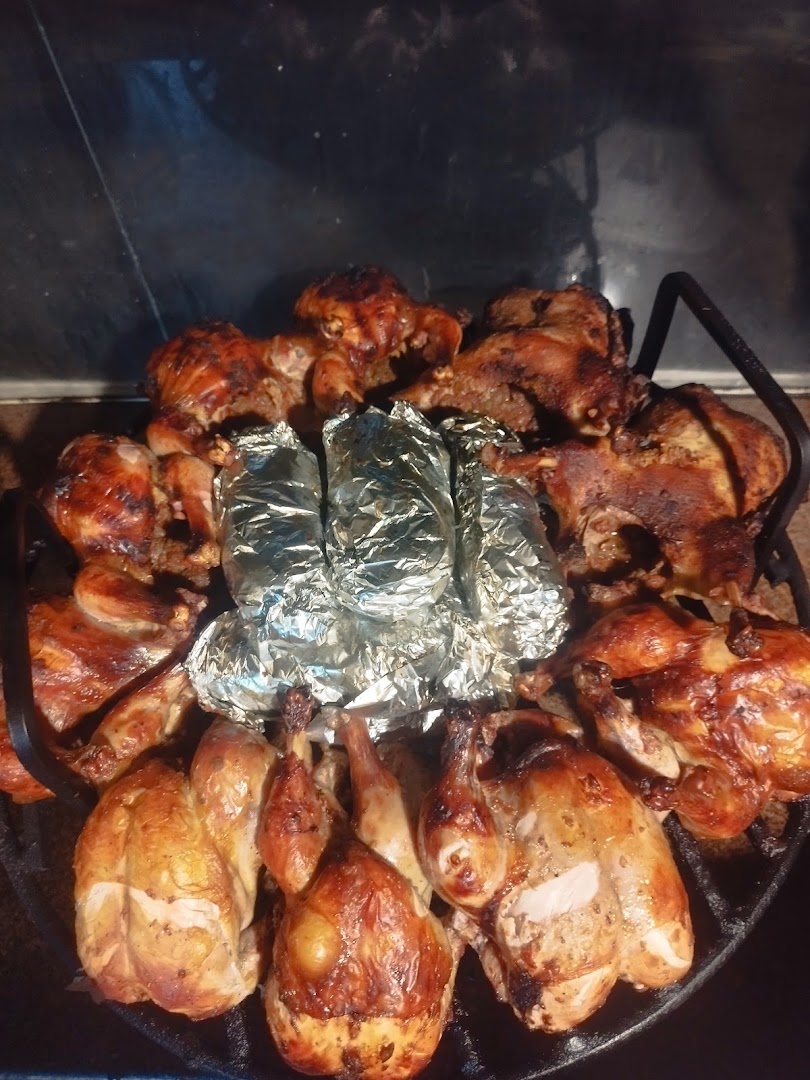 Ali Elewa Grill: appetizing photo of grilled chicken