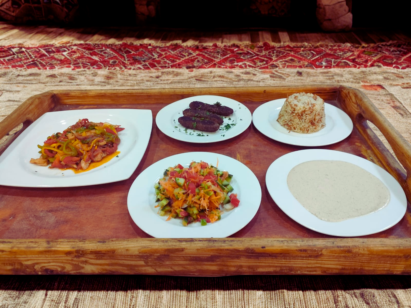 Nacho Siwa Restaurant & Cafe: appetizing presentation of restaurant food
