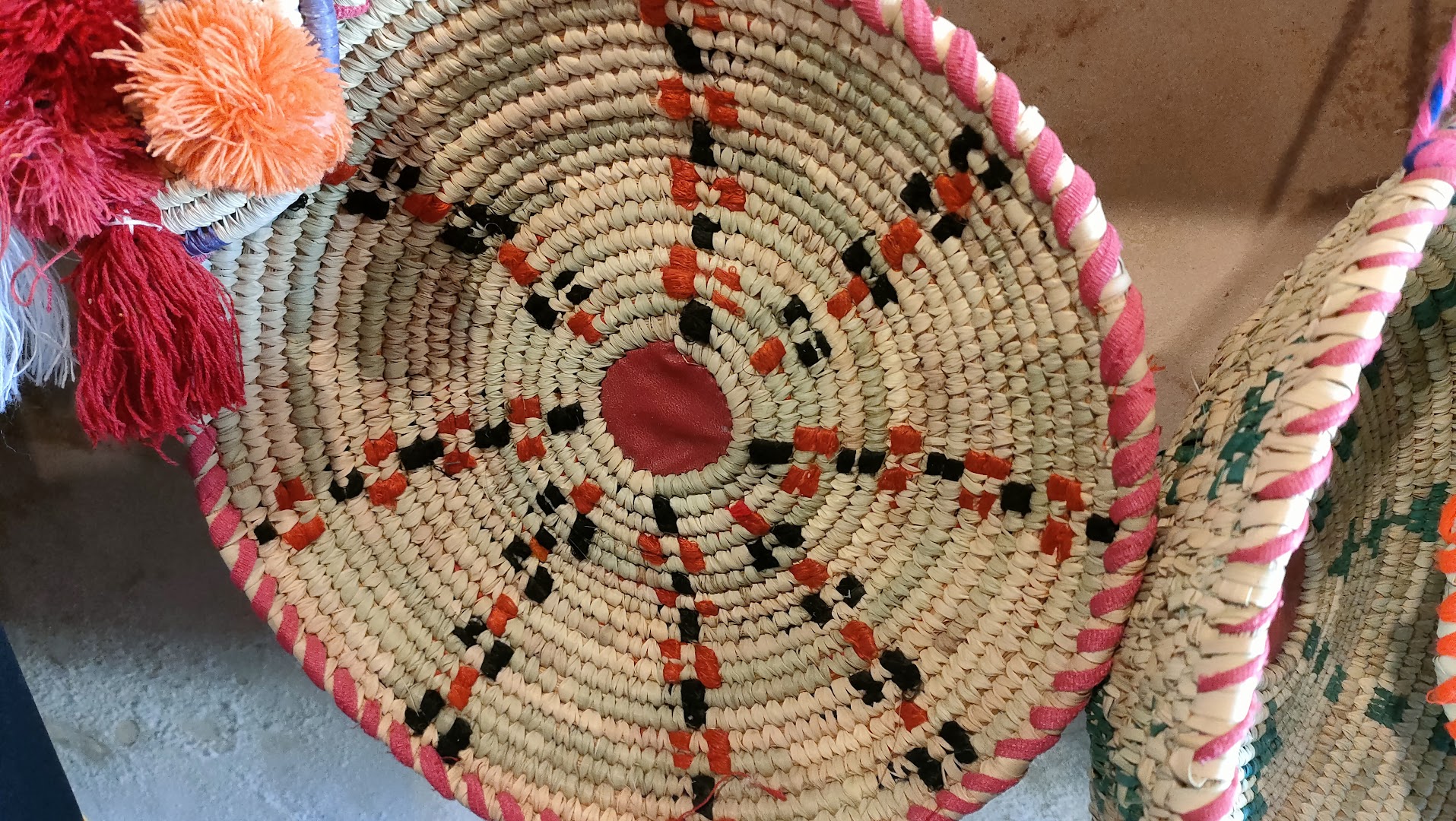 Rayan Siwa Shop for Hand Craft: clear photo of shop products