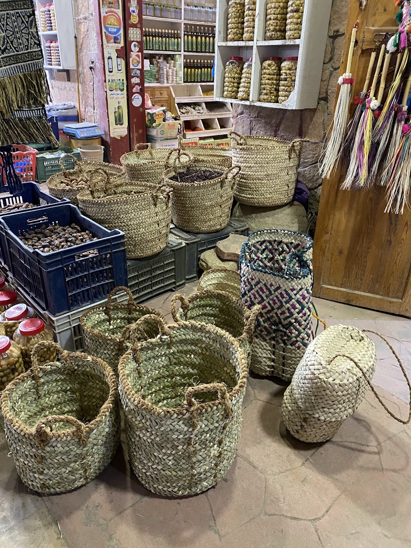 Siwa Traditional Hand Craft: clear display of shop products