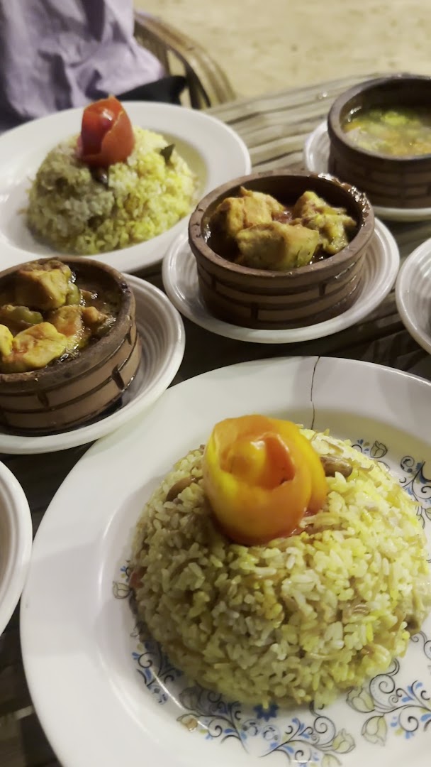 Zarda Cafe: appetizing photo of served food